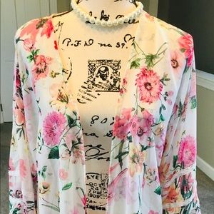Romeo & Juliet Couture Floral Kimono S M